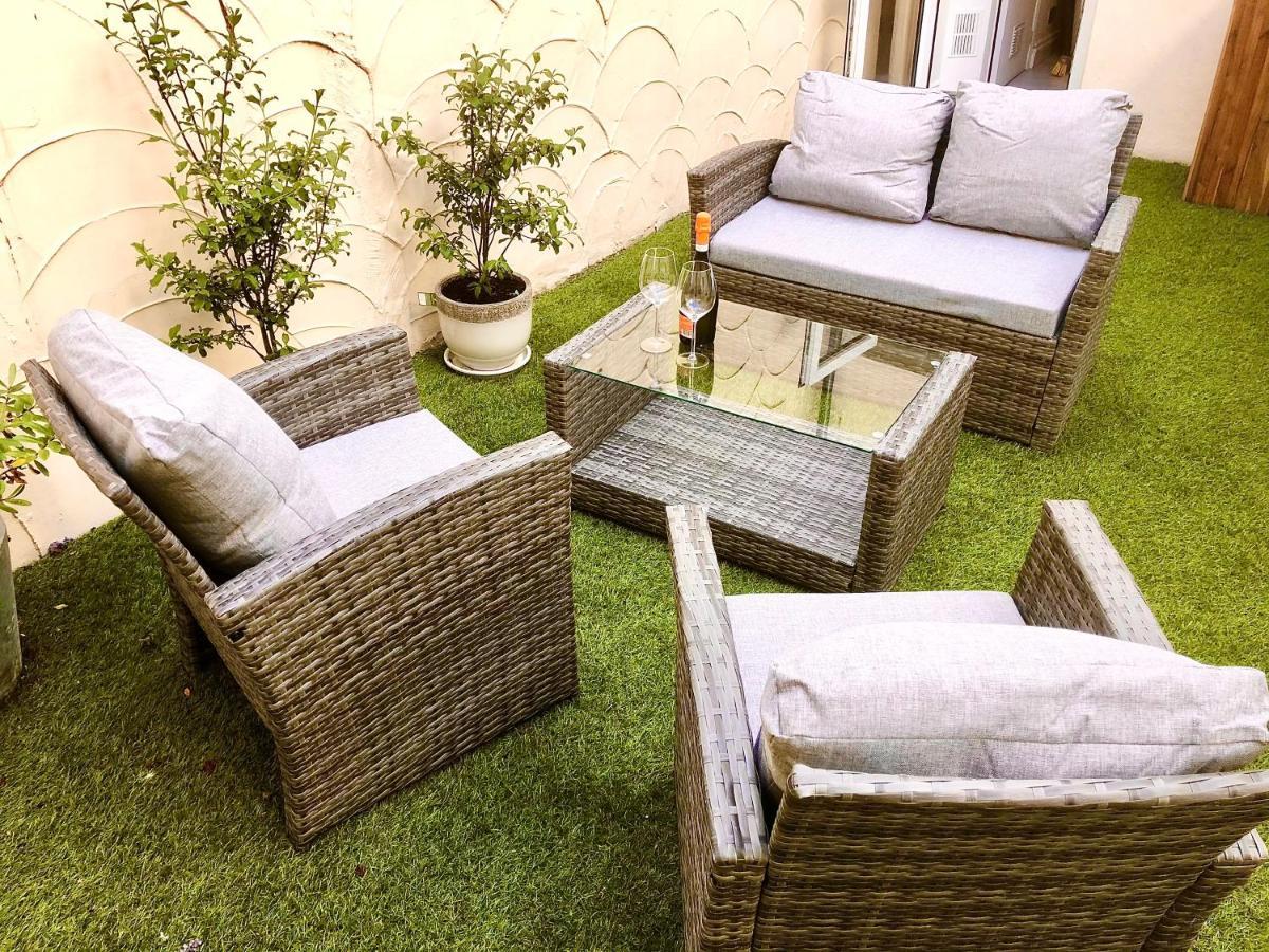 *Beachfront*- Stylish, Spacious +Private Courtyard Brighton Bagian luar foto