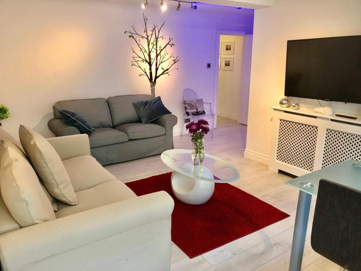 *Beachfront*- Stylish, Spacious +Private Courtyard Brighton Bagian luar foto