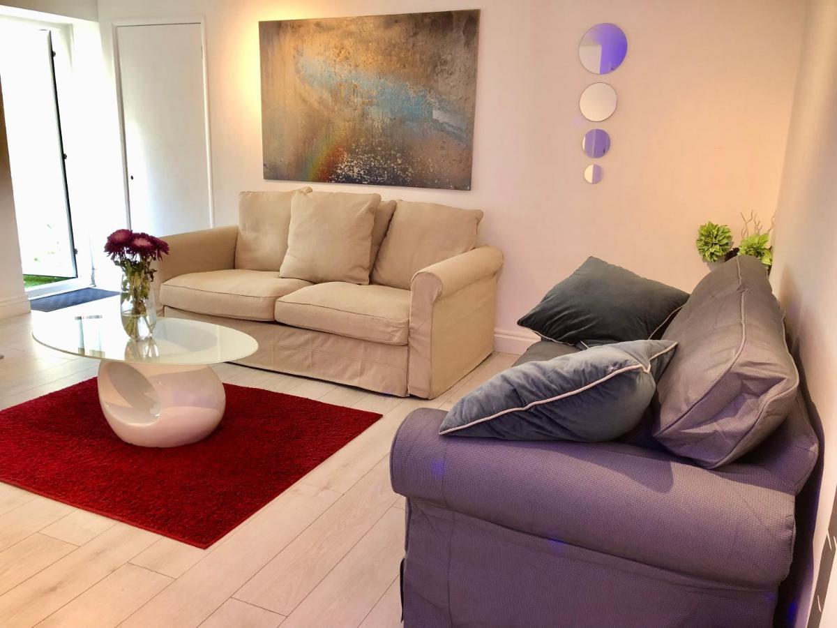 *Beachfront*- Stylish, Spacious +Private Courtyard Brighton Bagian luar foto